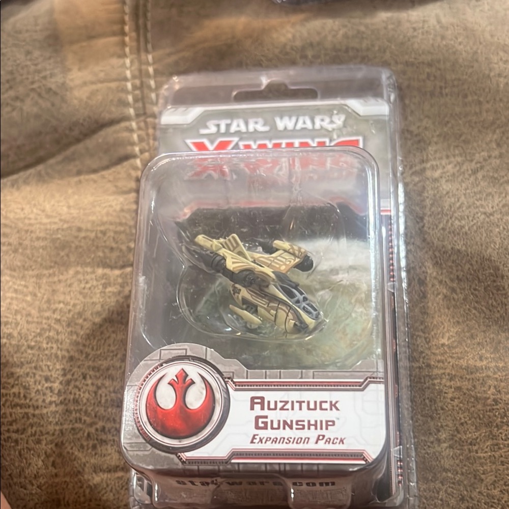 Star Wars X-Wing Auzituck Gunship Model - Tan and Black